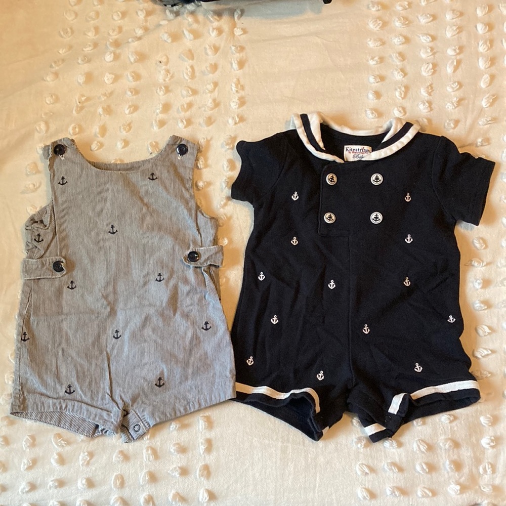 Boys Kitestrings by Hartstrings Navy/White with anchors romper size 6-9 months